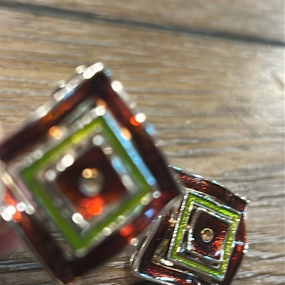 Vintage Clip On Earrings - Picture 7 of 8